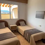Penthouse-atico With 70m2 Terrace Amazing Views 350 Meters From דניה