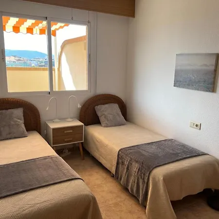 Penthouse-atico With 70m2 Terrace Amazing Views 350 Meters From Beach, 11 Days דניה